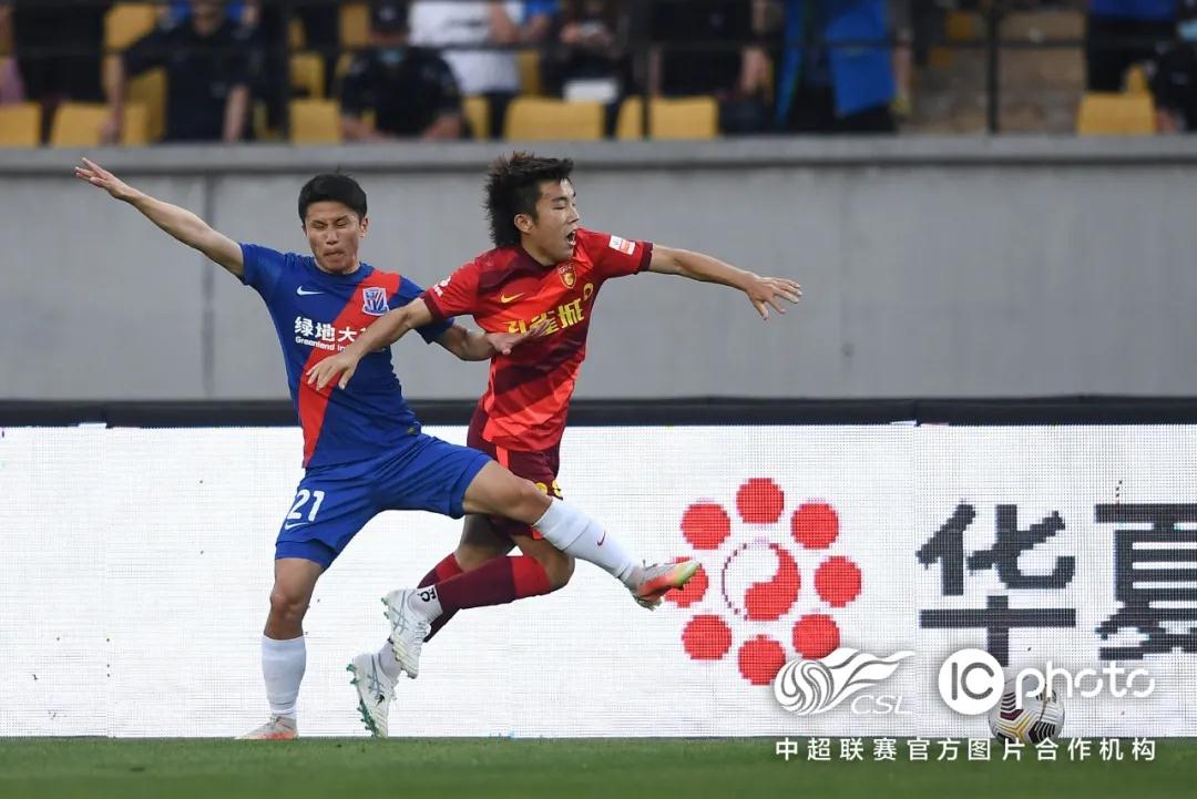 هدافي الدوريات الخمس الكبرى 2024من يتصدر السباق نحو لقب الهداف؟