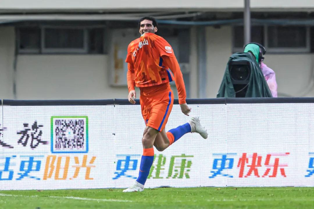 نهضة بركان ضد المصري مباشرةمواجهة نارية في الدوري المغربي